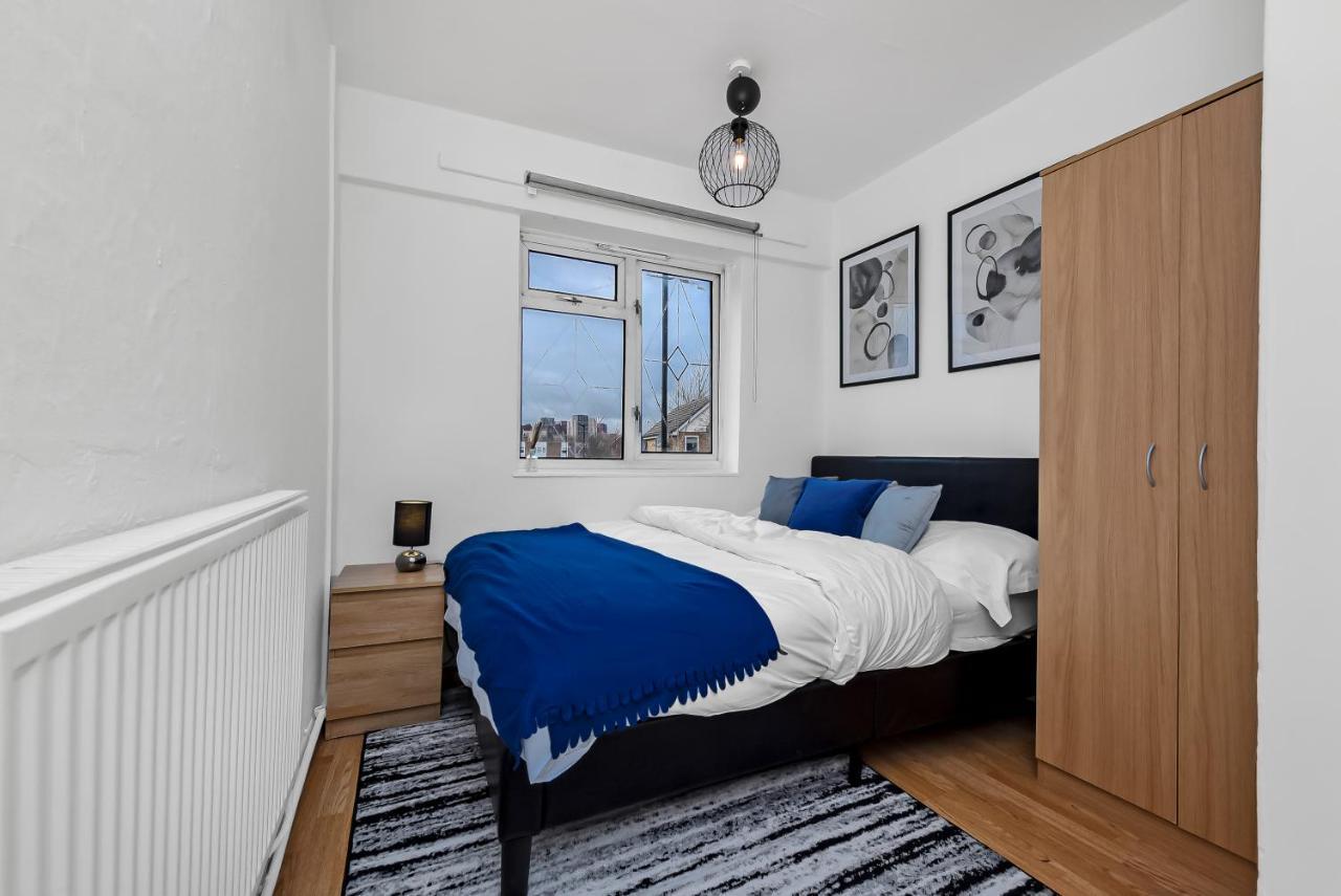 Stylish Excel 3 Bedroom Flat ลอนดอน ภายนอก รูปภาพ